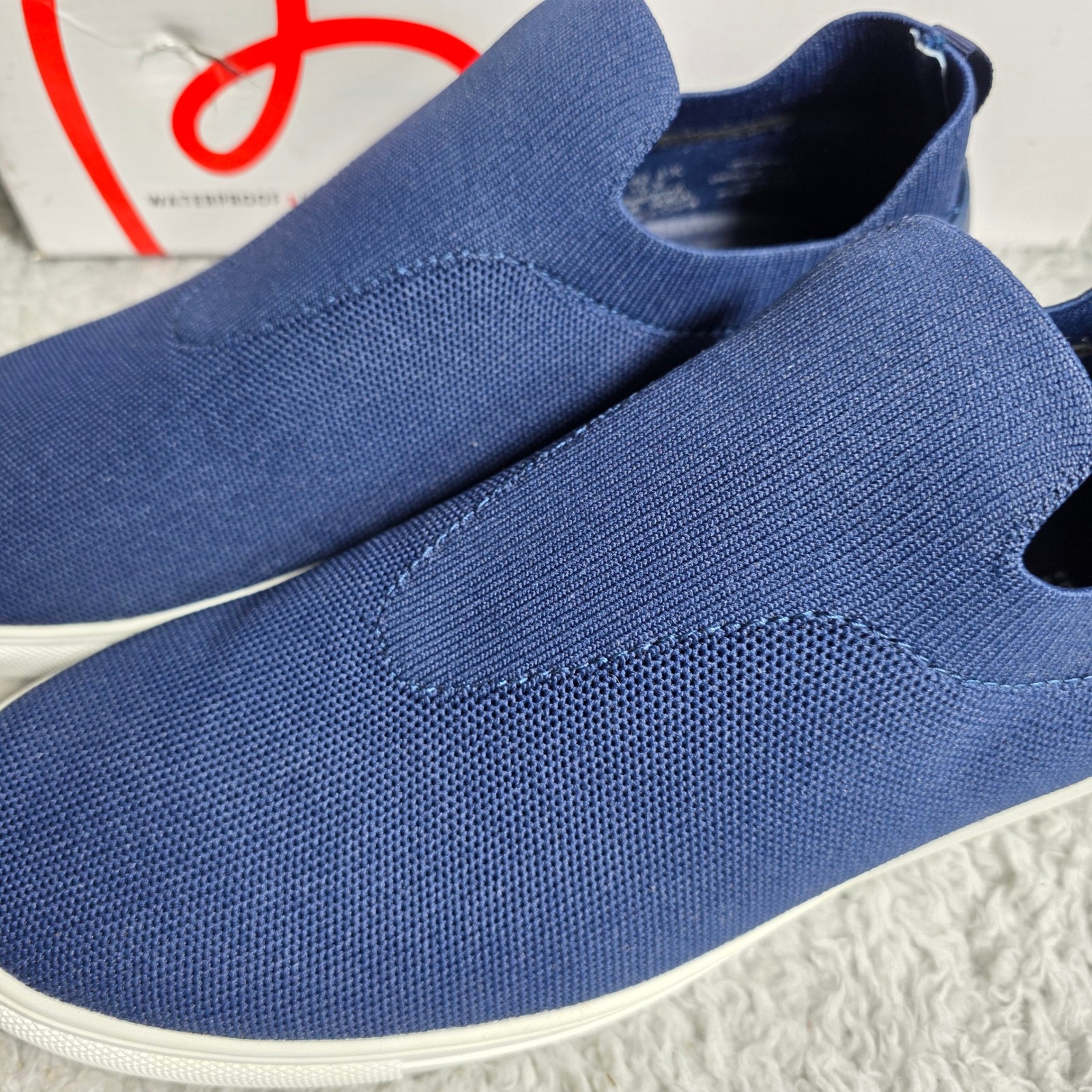 Blondo Kingsley Knit Waterproof Slip On Sneakers Men Size 10 Navy Blue New — image 2 of 8